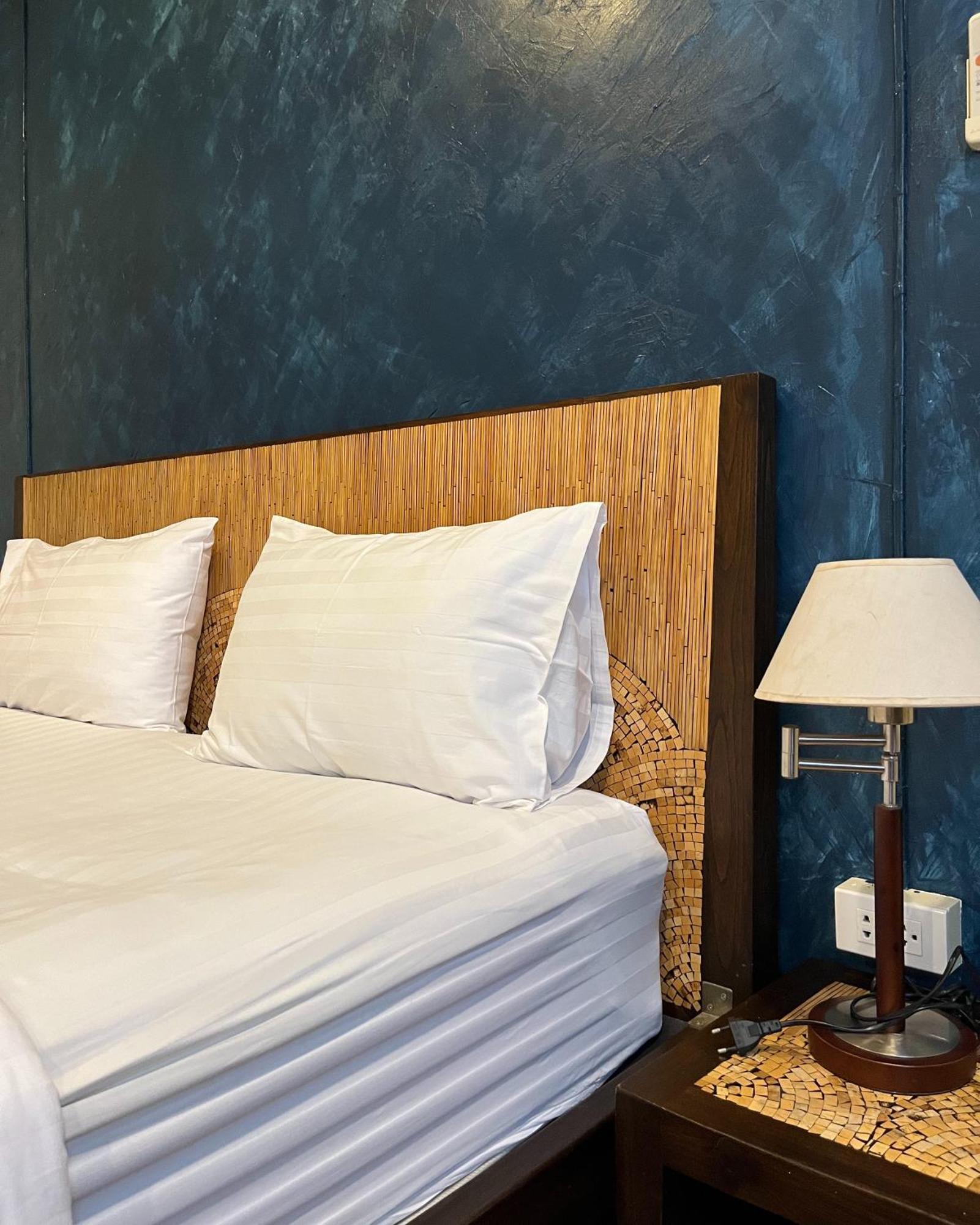 Baan Glang Soi Restaurant & Guesthouse Банкок Стая снимка