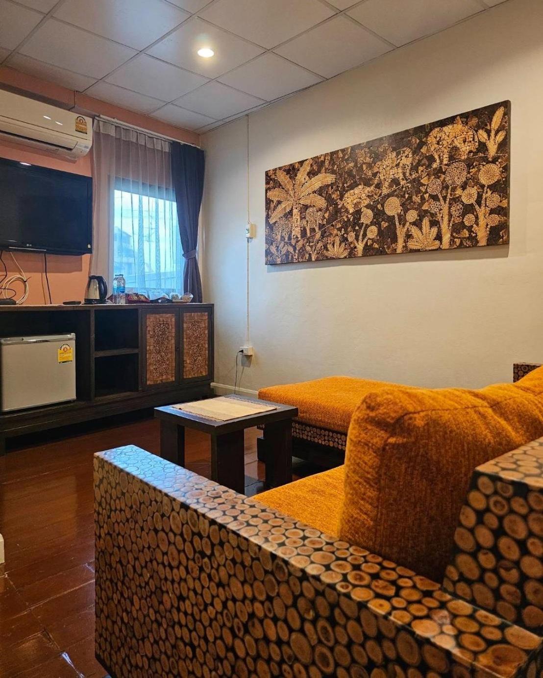 Baan Glang Soi Restaurant & Guesthouse Банкок Стая снимка